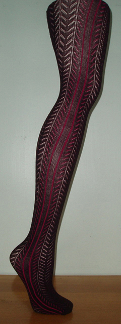 Maroon knit tight - Click Image to Close