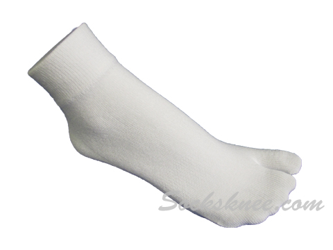 Split Toed White Ankle High Toe Socks